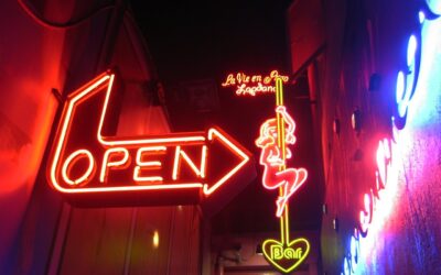 Threesome at a sex club in Toronto