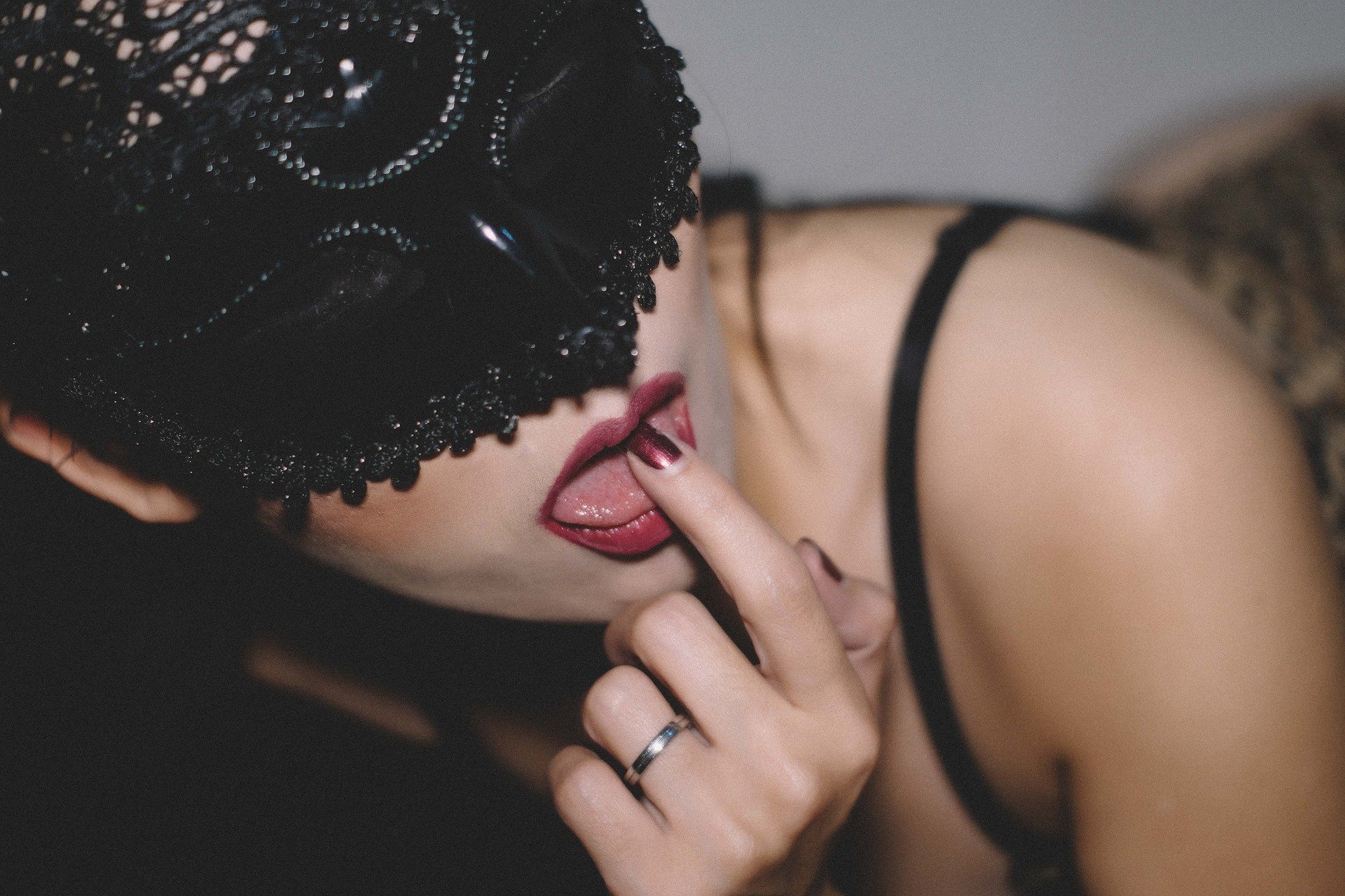 6 Things Women Hate During Oral